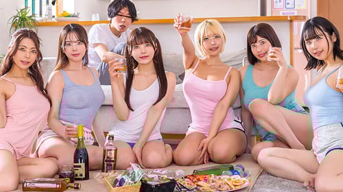 Thanh niên may mắn dọn đến ở chung trong một căn nhà toàn phụ nữ “cởi mở”