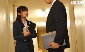 Nữ giáo viên sa ngã thành nô lệ